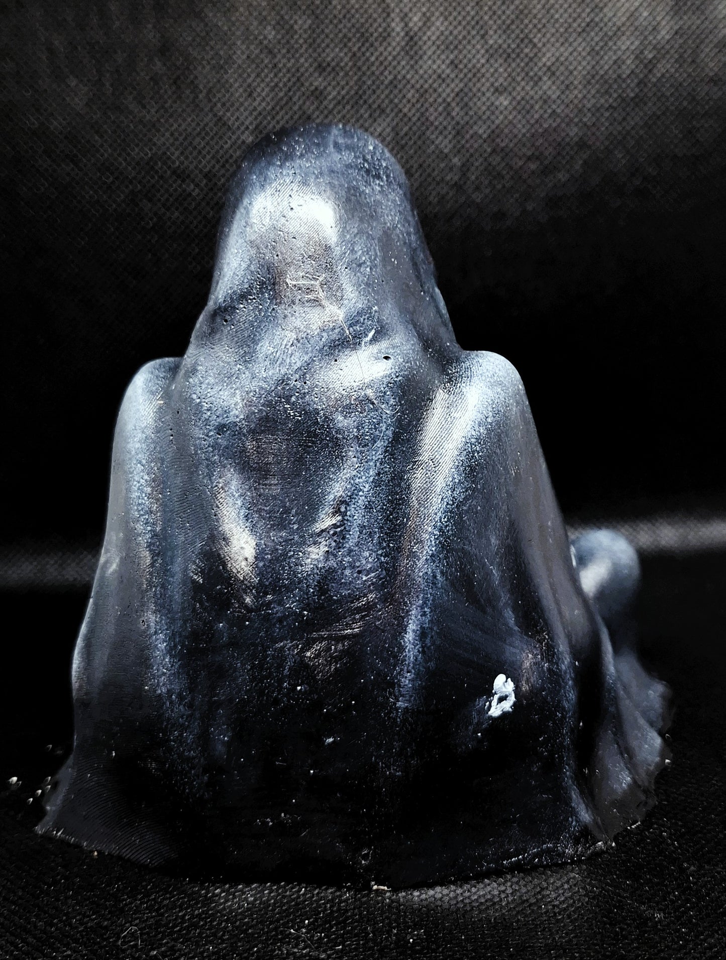 Betonfigur „Der Wächter“ – mystischer Kerzenhalter