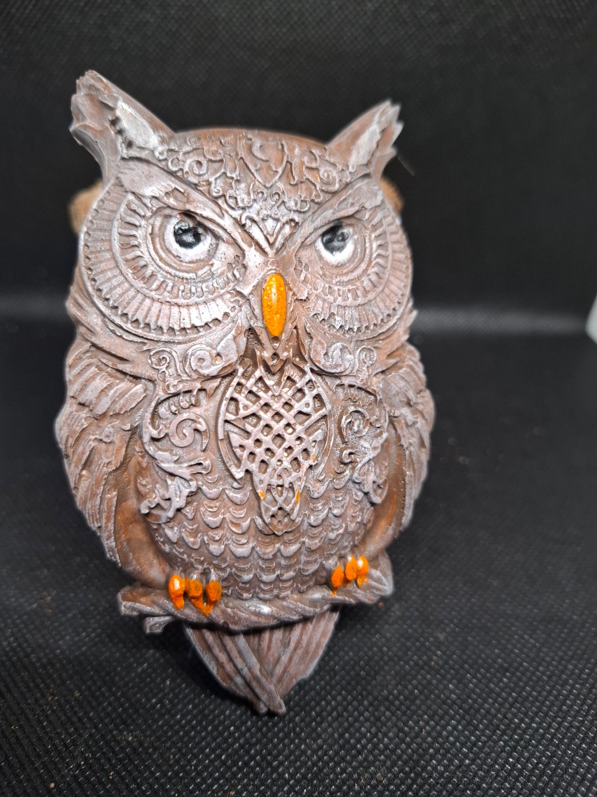 Ornament-Eule mit keltischem Muster – handgemachte Betonfigur