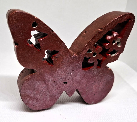 Betonfigur „Schmetterling mit Blumenornament“ – handgemacht & dekorativ 🦋🌸✨