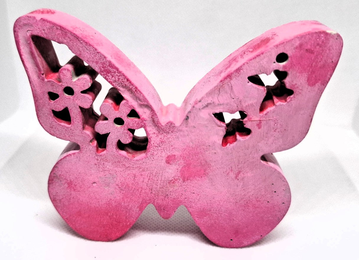 „Rosa Schmetterling mit Blumenornament“ – handgemacht & fröhlich verspielt 🌸🦋✨