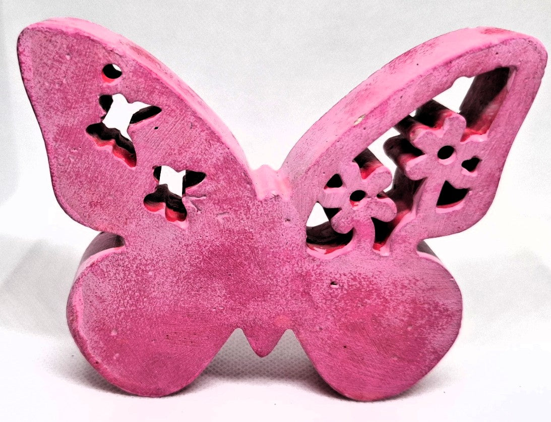 „Rosa Schmetterling mit Blumenornament“ – handgemacht & fröhlich verspielt 🌸🦋✨