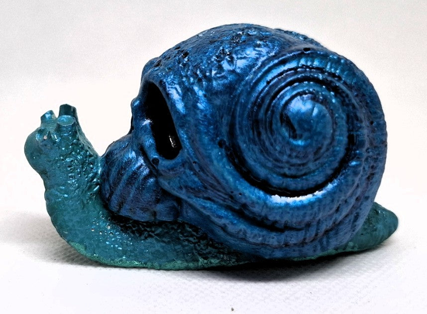 Betonfigur „Schneckenschädel“ – verspielt, mystisch & handgemacht 🐌💀✨Betonfigur „Schneckenschädel“ – verspielt, mystisch & handgemacht 🐌💀✨
