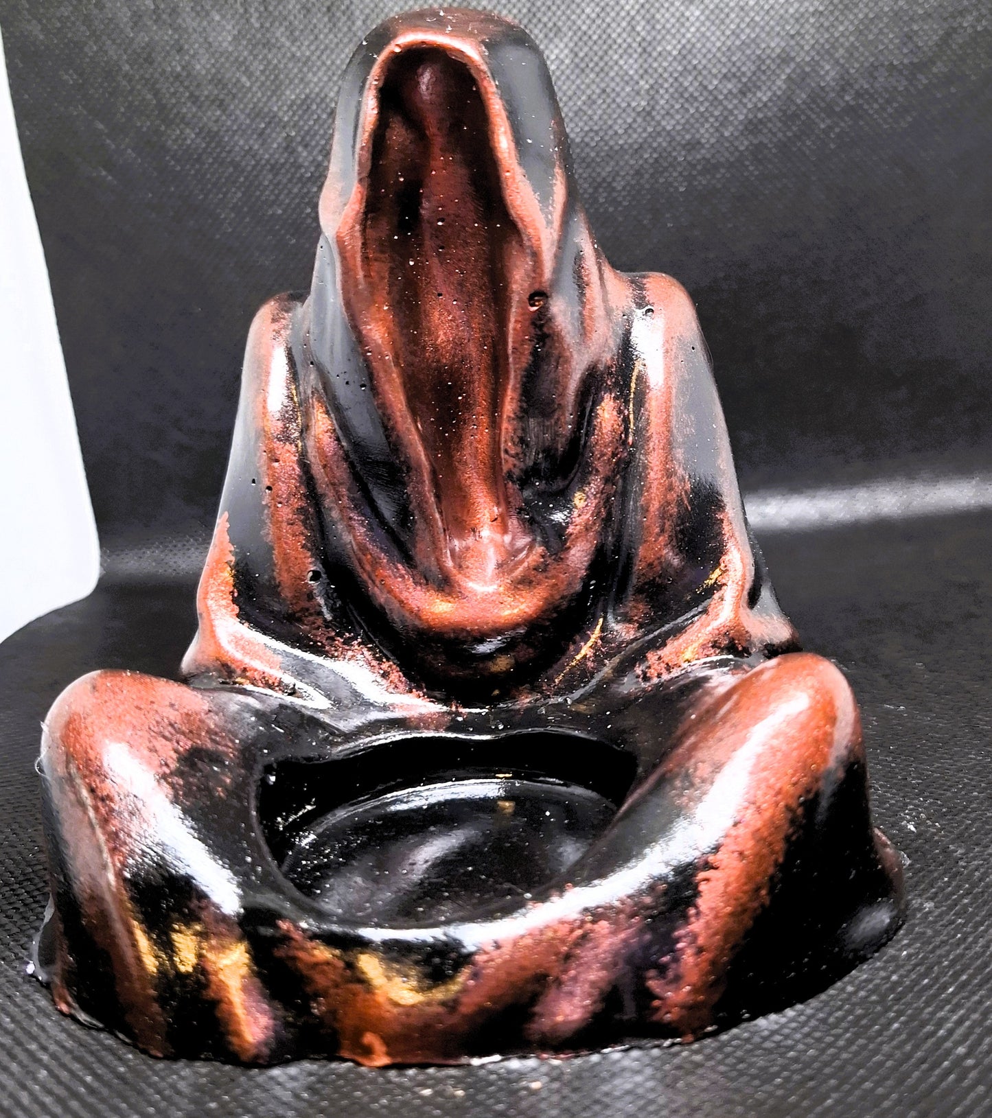 Betonfigur „Der Wächter – Bronzeedition“ 🕯️