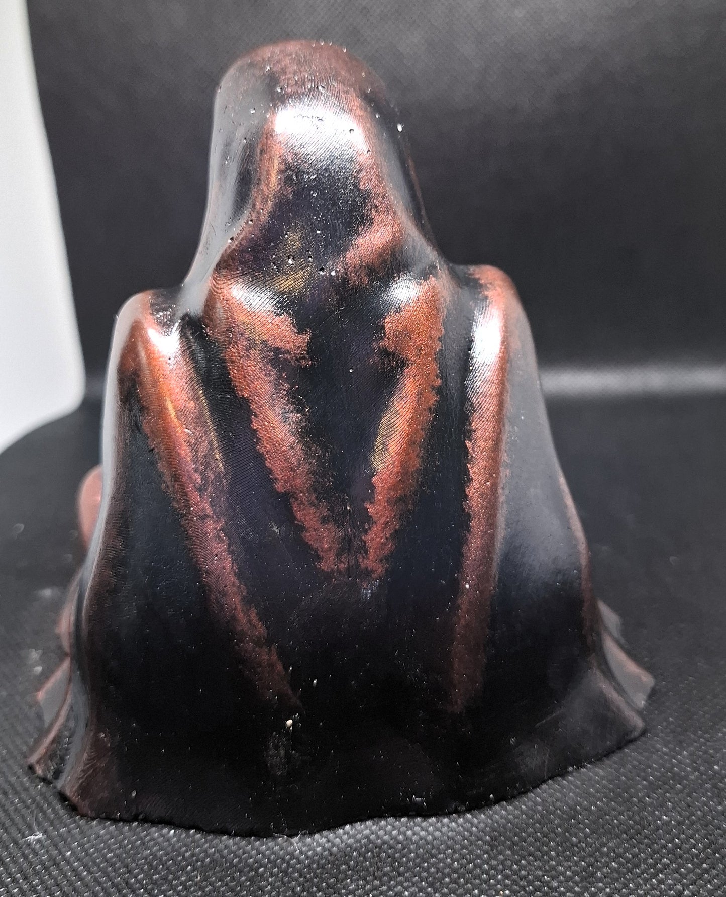 Betonfigur „Der Wächter – Bronzeedition“ 🕯️